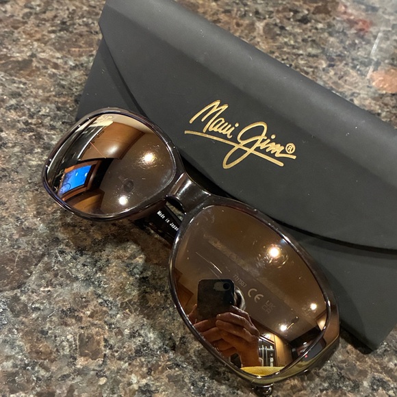 VGUC Women’s Kiki Beach Olive Tort. 56 x 16, Originally $249, detailed photos - Picture 2 of 7